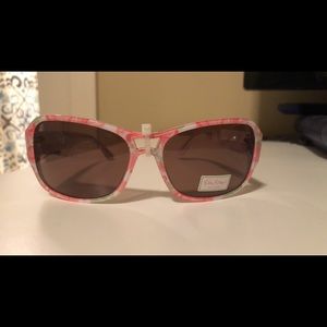 NWOT. Lilly pulitzer sunglasses.